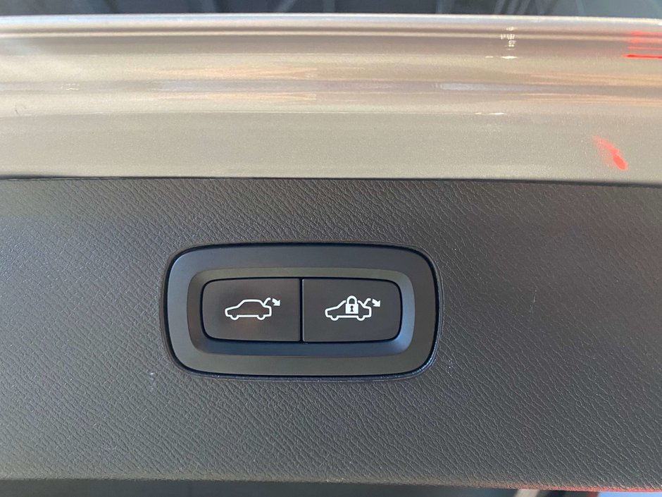 2024 Volvo XC90 B6 AWD Plus Bright Theme 7-Seater-22