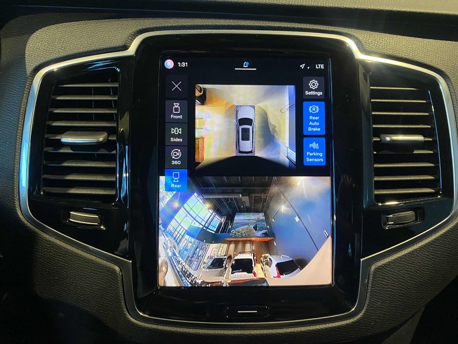 2024 Volvo XC90 B6 AWD Plus Bright Theme 7-Seater-16