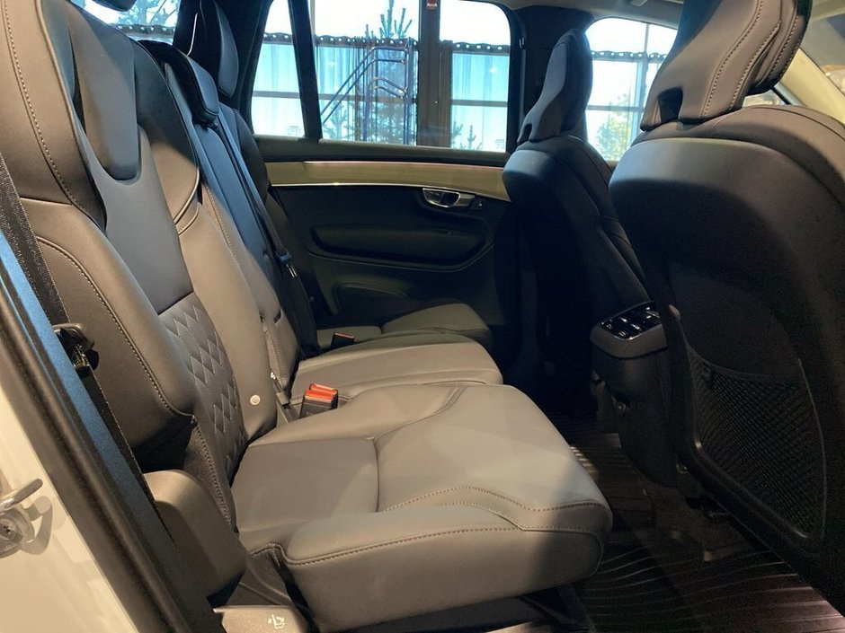 2025 Volvo XC90 2025.5 B6 AWD Core Bright Theme 7-Seater-23