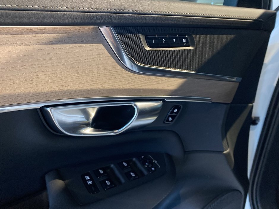 2025 Volvo XC90 2025.5 B6 AWD Core Bright Theme 7-Seater-11