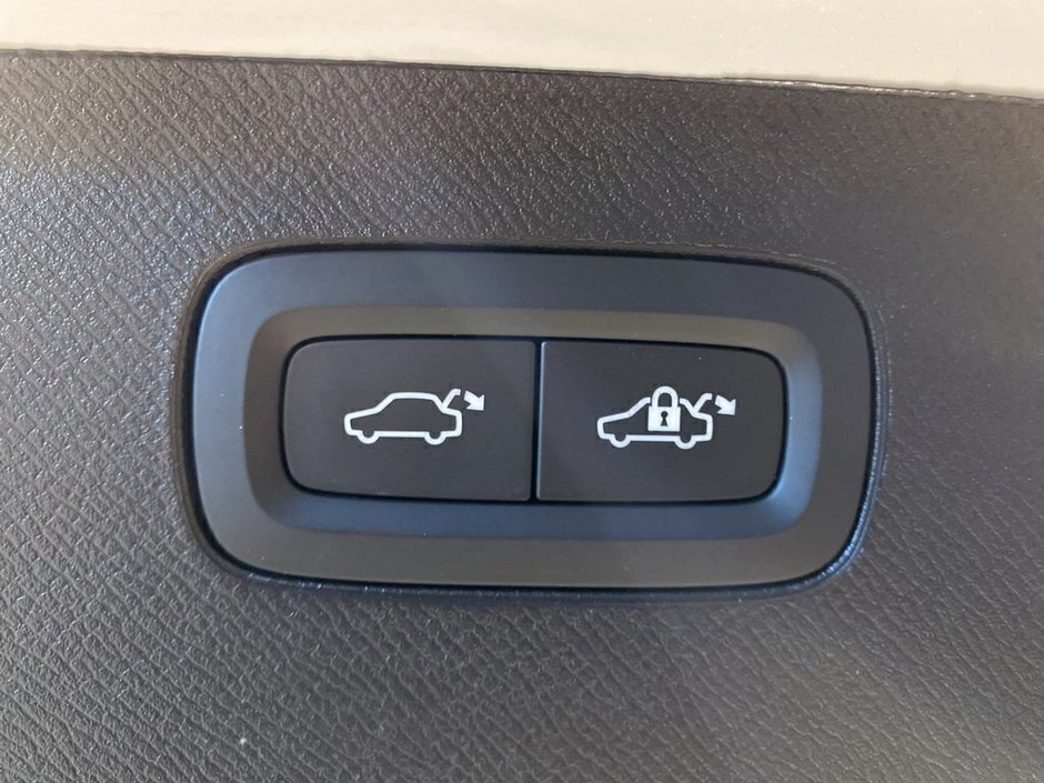 2025 Volvo XC90 2025.5 B6 AWD Core Bright Theme 7-Seater-22