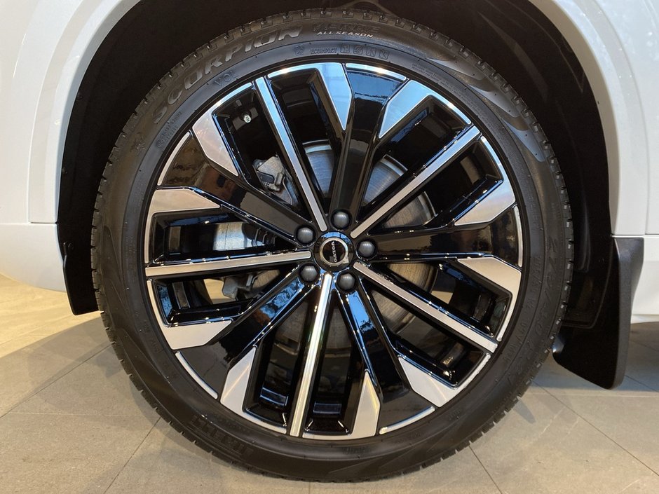 2025 Volvo XC90 2025.5 B6 AWD Core Bright Theme 7-Seater-8