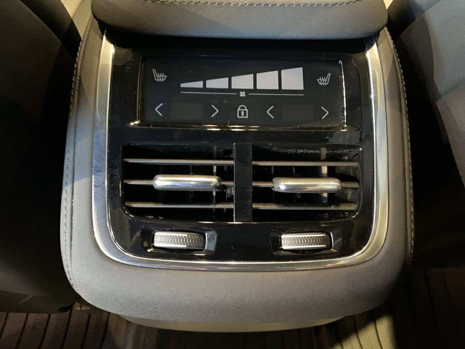 2025 Volvo XC90 2025.5 B6 AWD Core Bright Theme 7-Seater-18