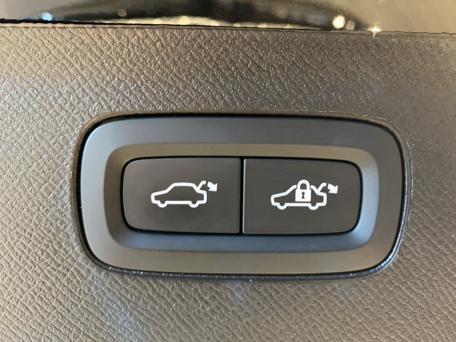 2025 Volvo XC90 2025.5 B6 AWD Plus Bright Theme 7-Seater-22