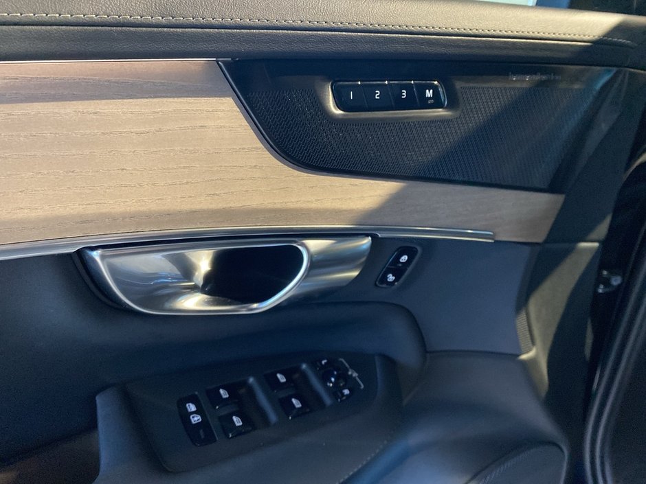 2025 Volvo XC90 2025.5 B6 AWD Plus Bright Theme 7-Seater-11