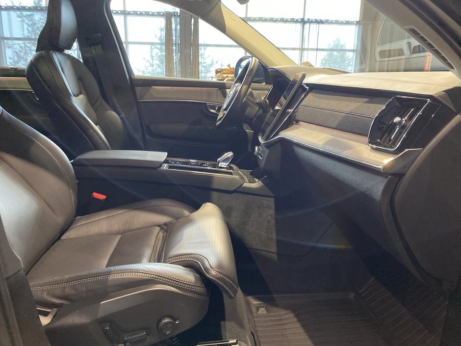 2025 Volvo XC90 2025.5 B6 AWD Ultra Bright Theme 7-Seater-24