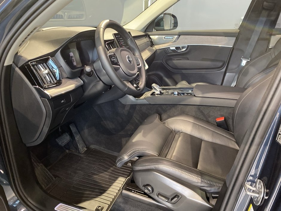 2025 Volvo XC90 2025.5 B6 AWD Ultra Bright Theme 7-Seater-9