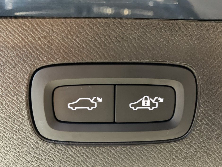 2025 Volvo XC90 2025.5 B6 AWD Ultra Bright Theme 7-Seater-22