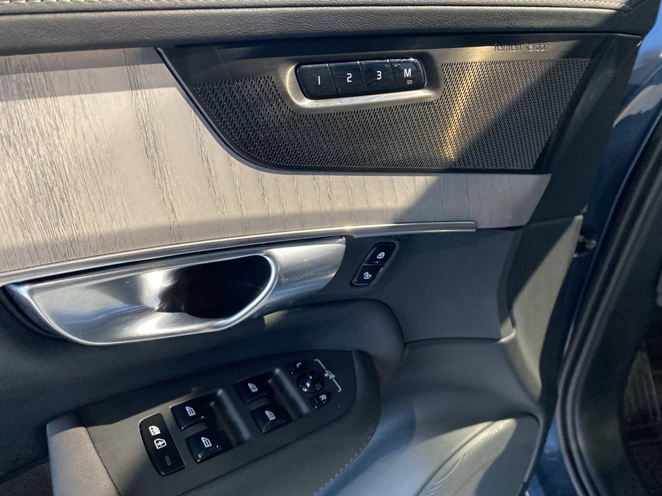 2025 Volvo XC90 2025.5 B6 AWD Ultra Bright Theme 7-Seater-11