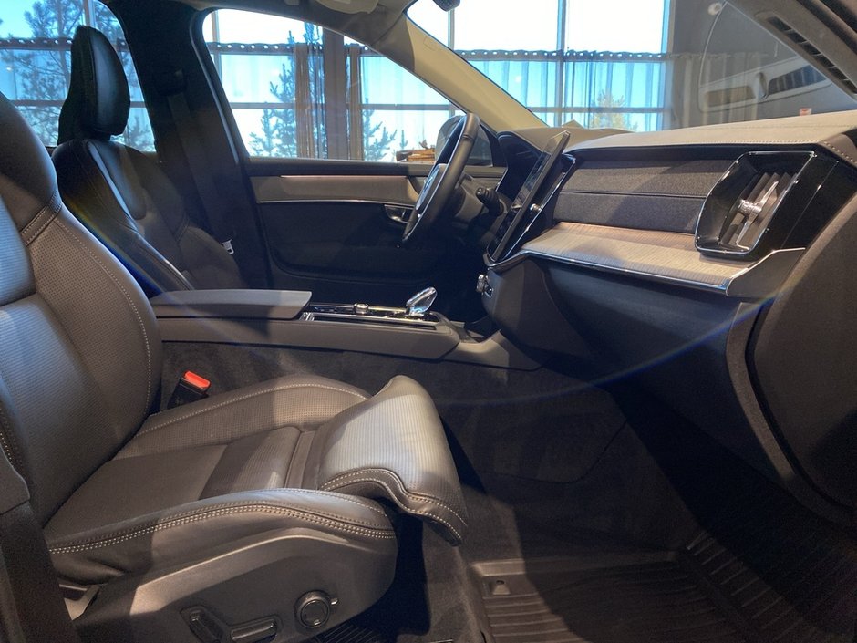 2025 Volvo XC90 2025.5 B6 AWD Ultra Bright Theme 7-Seater-24