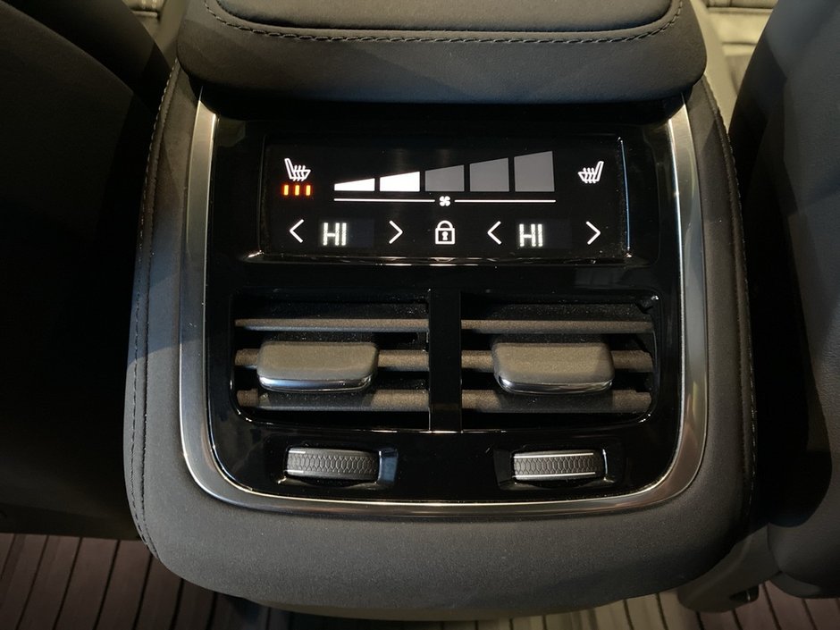 2025 Volvo XC90 2025.5 B6 AWD Ultra Bright Theme 7-Seater-18