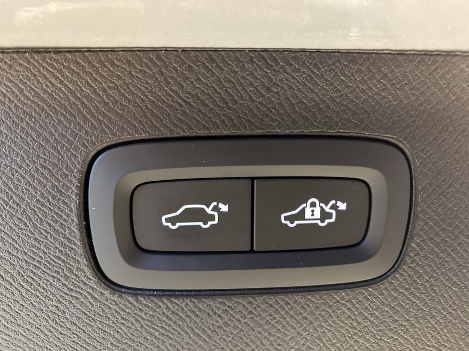 2025 Volvo XC90 2025.5 B6 AWD Ultra Bright Theme 7-Seater-22