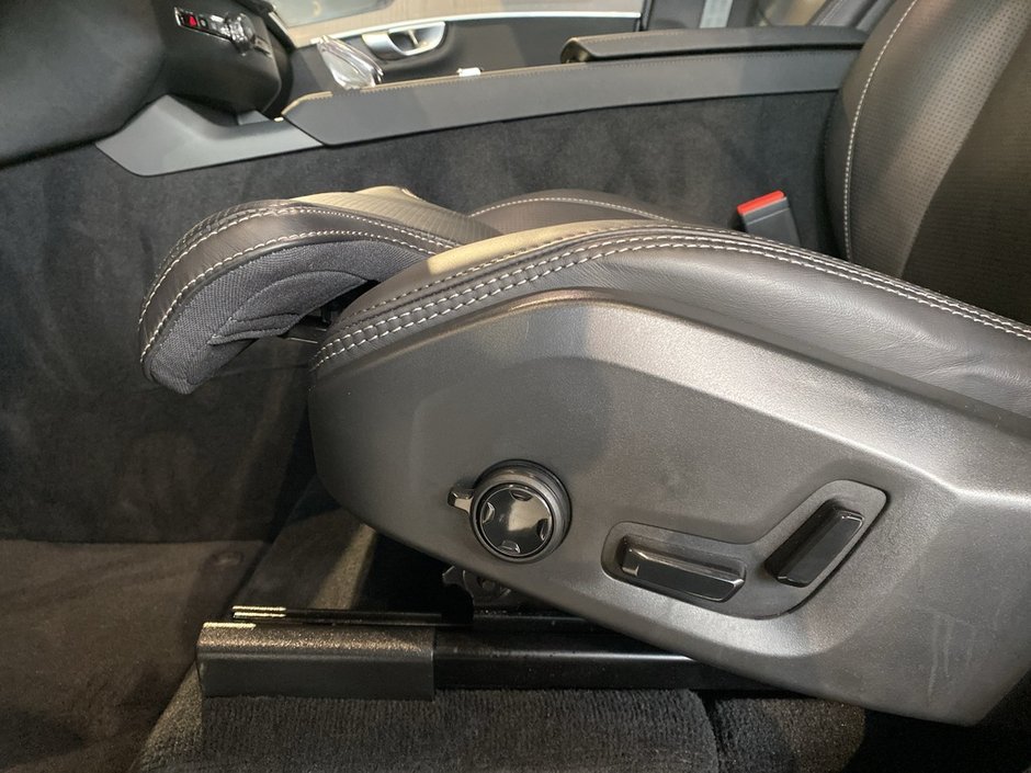 2026 Volvo XC90 B6 AWD Ultra Bright Theme 7-Seater-13