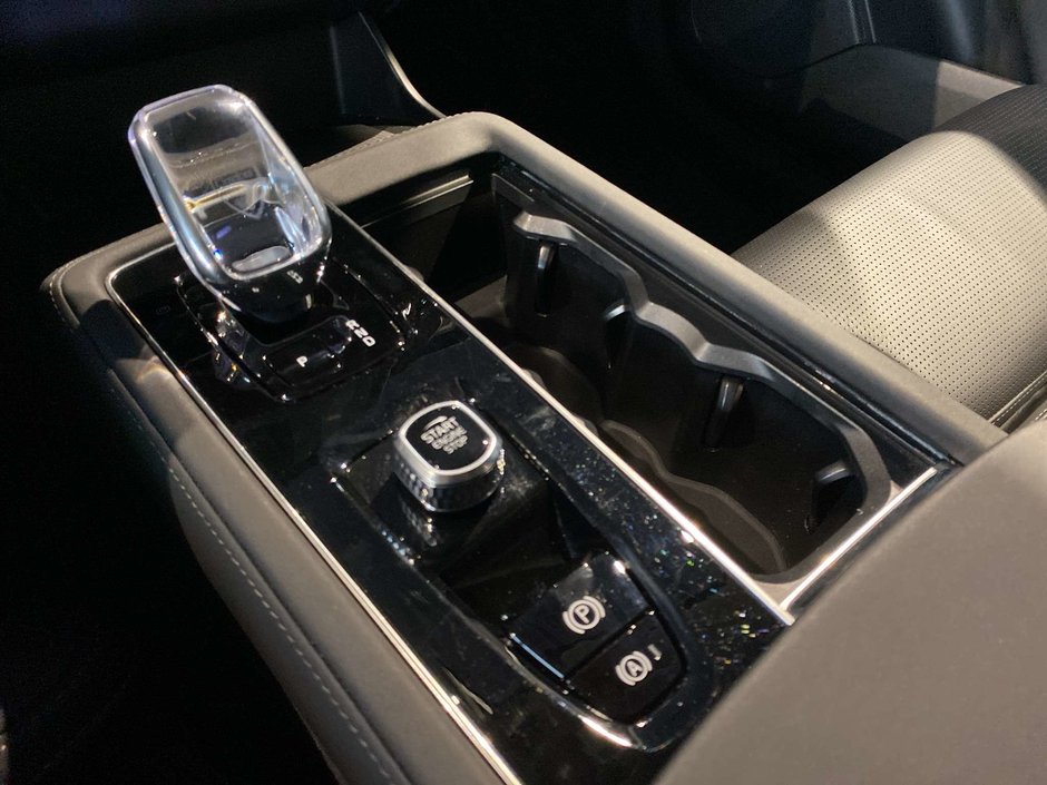 2026 Volvo XC90 B6 AWD Ultra Bright Theme 7-Seater-12