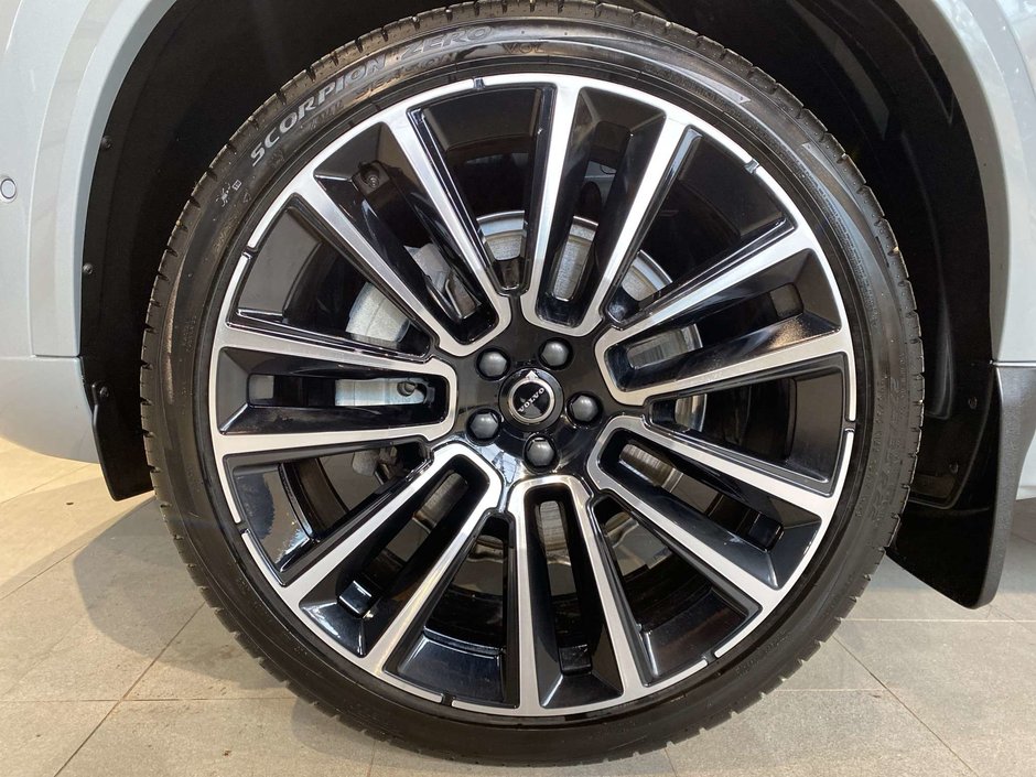 2026 Volvo XC90 B6 AWD Ultra Bright Theme 7-Seater-8