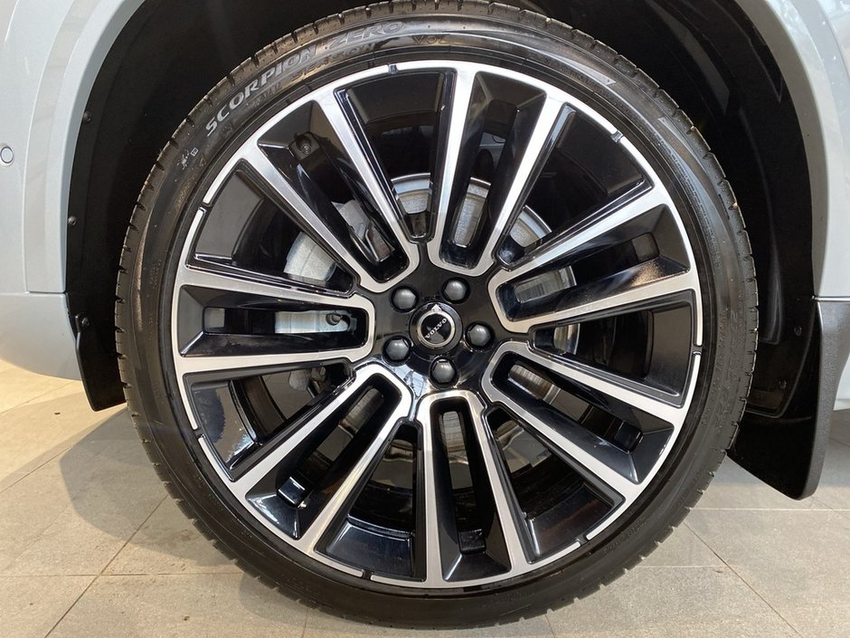 2026 Volvo XC90 B6 AWD Ultra Bright Theme 7-Seater-8