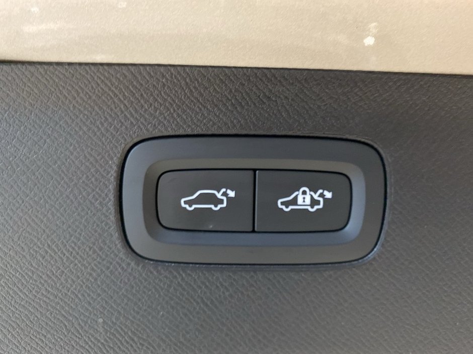 2026 Volvo XC90 B6 AWD Ultra Bright Theme 7-Seater-22