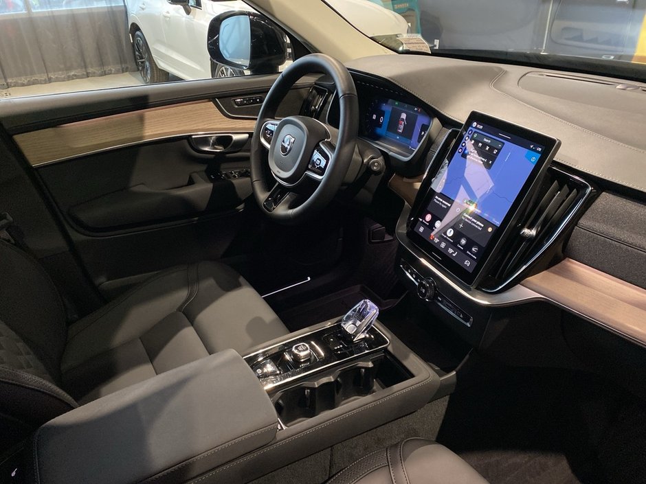 2026 Volvo XC90 B6 AWD Core Bright Theme 7-Seater-25