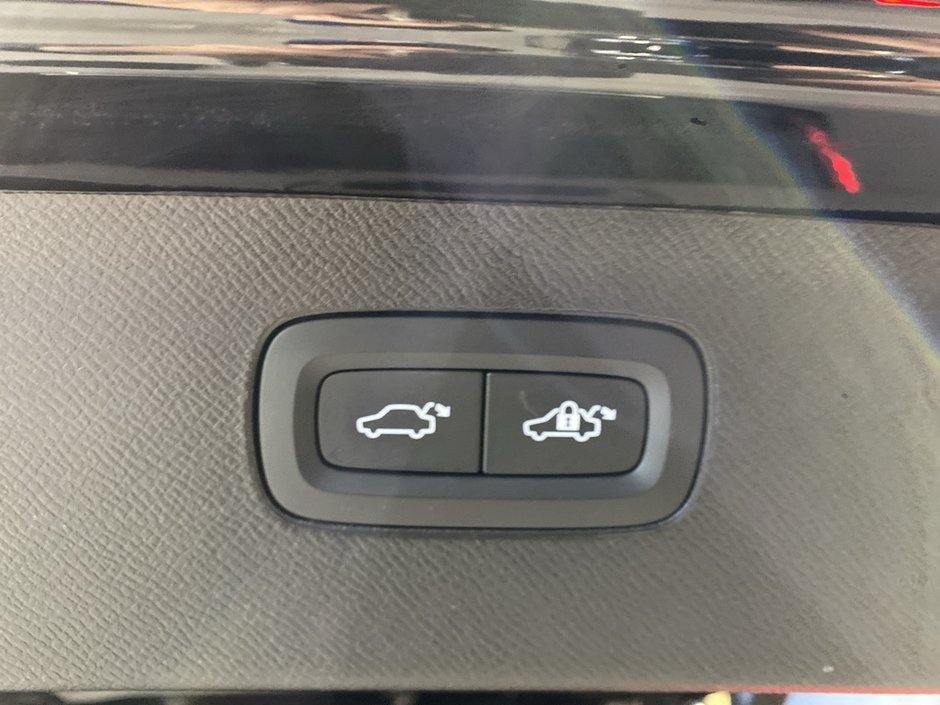 2026 Volvo XC90 B6 AWD Core Bright Theme 7-Seater-22