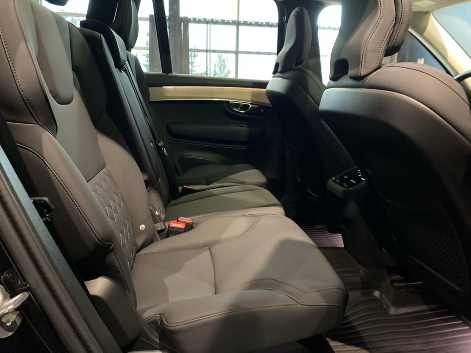 2026 Volvo XC90 B6 AWD Core Bright Theme 7-Seater-23
