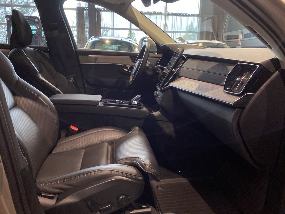 2026 Volvo XC90 B6 AWD Ultra Bright Theme 7-Seater-23