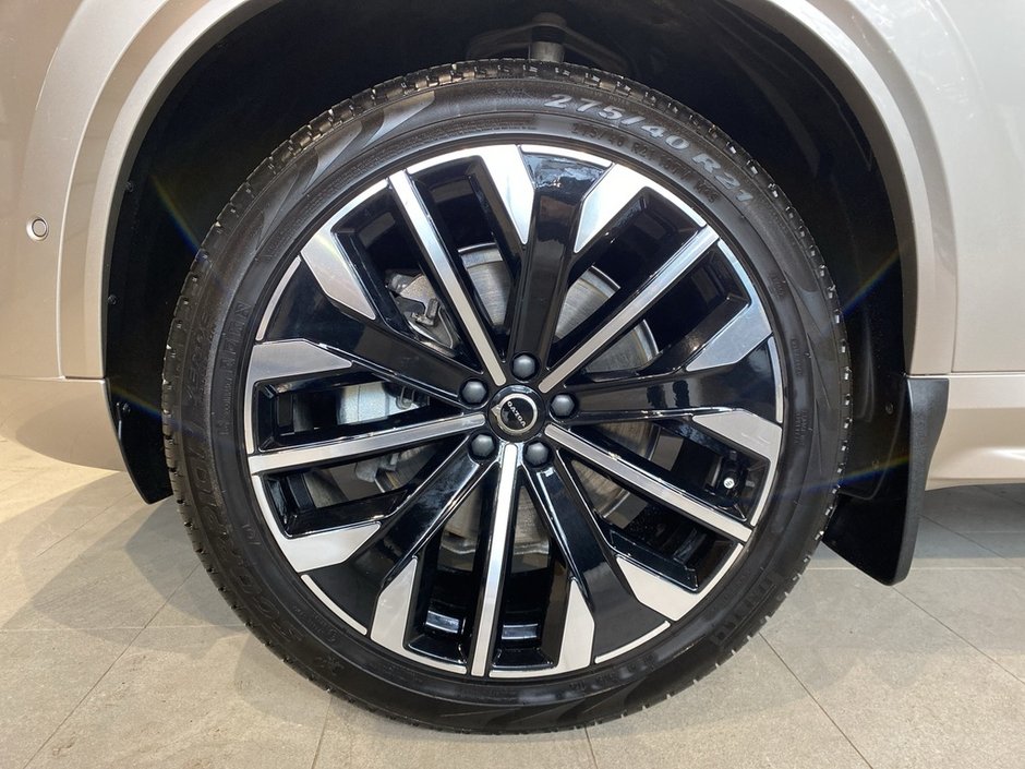 2026 Volvo XC90 B6 AWD Ultra Bright Theme 7-Seater-8