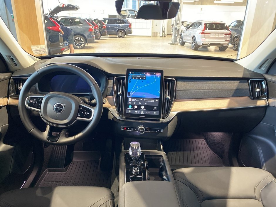 2026 Volvo XC90 B6 AWD Plus Dark Theme 7-Seater-10