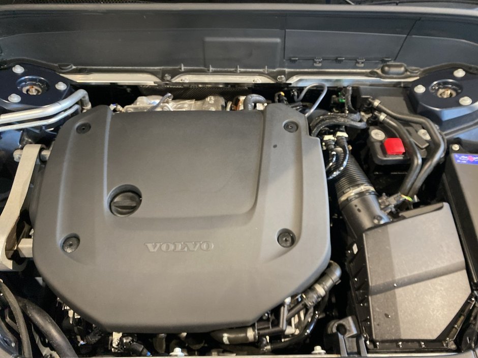 2026 Volvo XC90 B6 AWD Plus Dark Theme 7-Seater-28