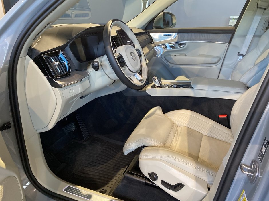 2026 Volvo XC90 B6 AWD Ultra Bright Theme 6-Seater-9