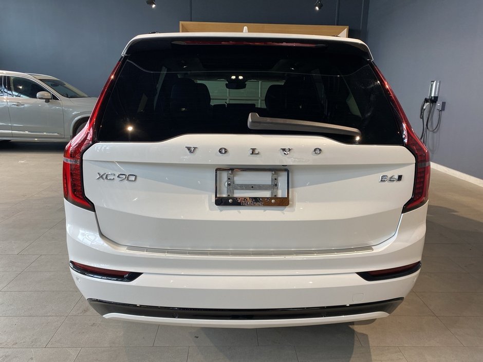 2026 Volvo XC90 B6 AWD Plus Dark Theme 7-Seater-3