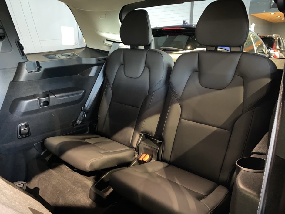 2026 Volvo XC90 B6 AWD Plus Dark Theme 7-Seater-19
