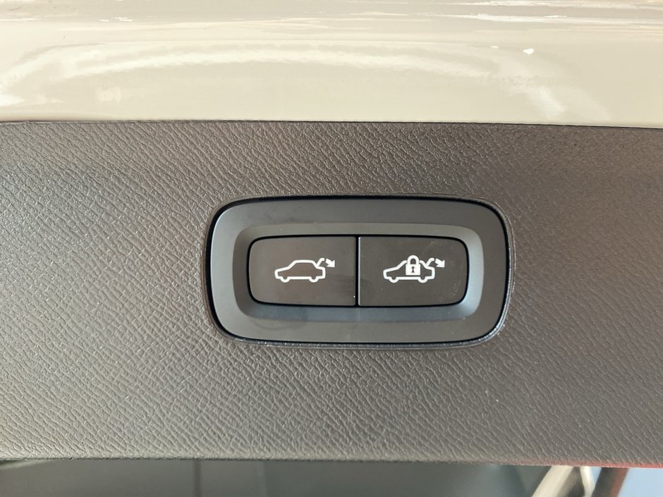 2026 Volvo XC90 B6 AWD Plus Dark Theme 7-Seater-21