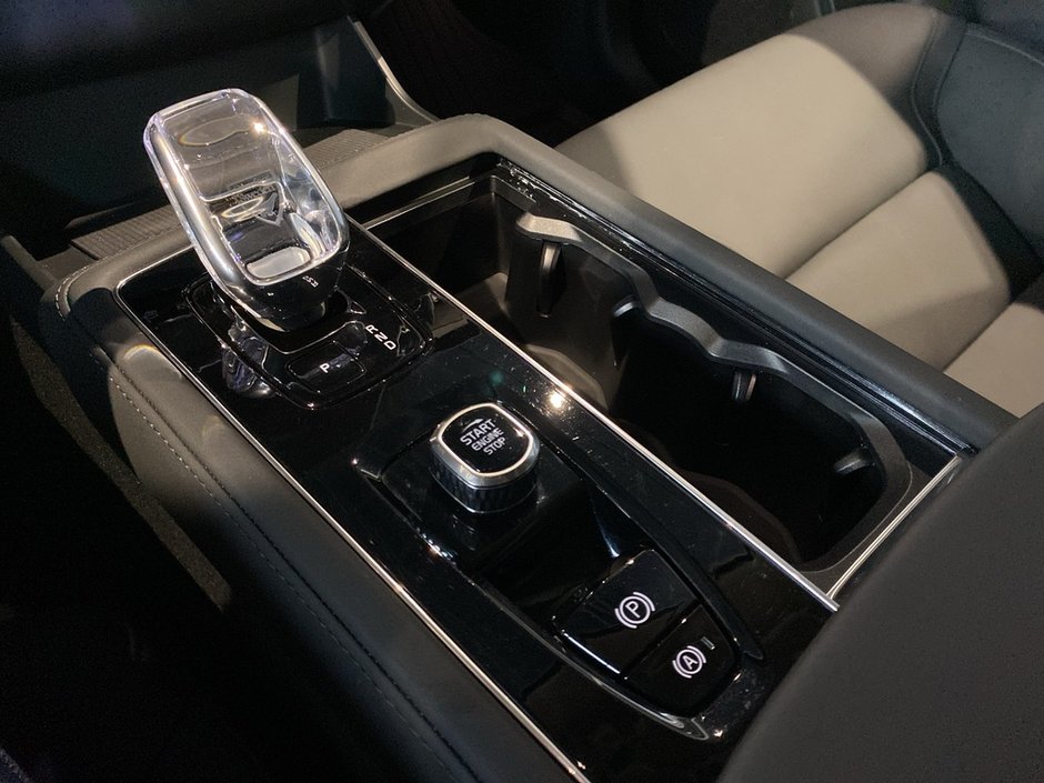 2026 Volvo XC90 B6 AWD Plus Dark Theme 7-Seater-12