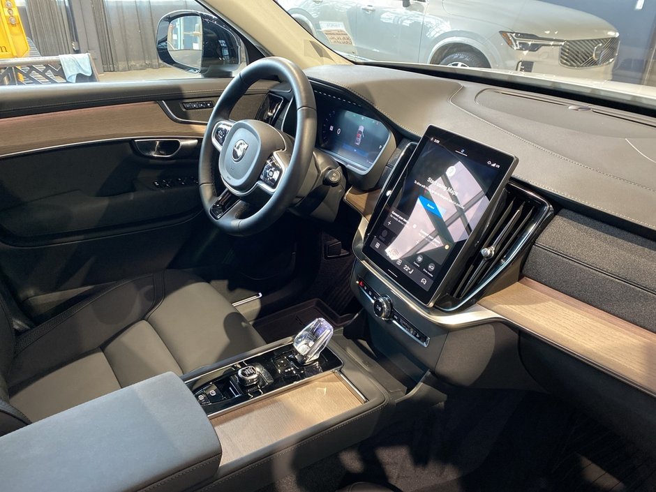 2026 Volvo XC90 B6 AWD Plus Dark Theme 7-Seater-24