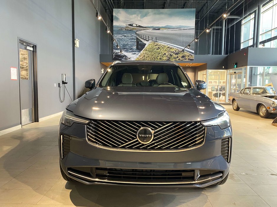2026 Volvo XC90 B6 AWD Plus Bright Theme 7-Seater-7