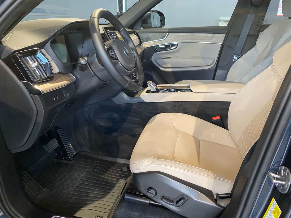 2026 Volvo XC90 B6 AWD Plus Bright Theme 7-Seater-9