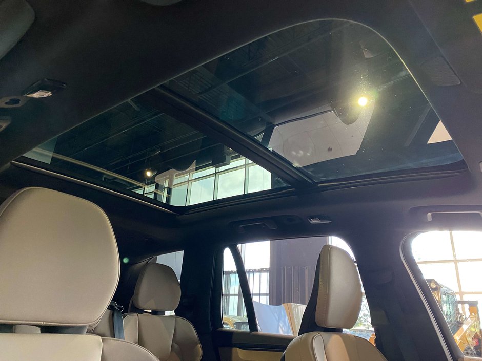 2026 Volvo XC90 B6 AWD Plus Bright Theme 7-Seater-26