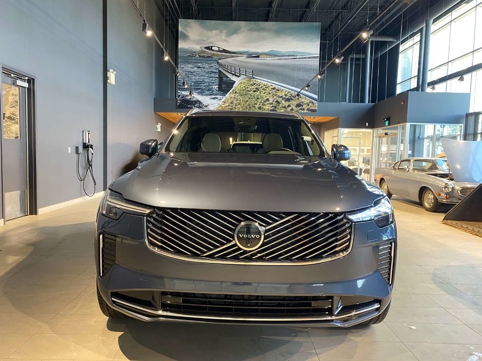 2026 Volvo XC90 B6 AWD Plus Bright Theme 7-Seater-7