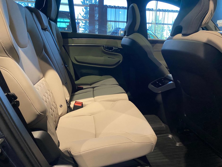 2026 Volvo XC90 B6 AWD Plus Bright Theme 7-Seater-23