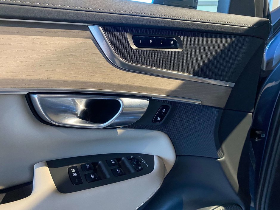 2026 Volvo XC90 B6 AWD Plus Bright Theme 7-Seater-11