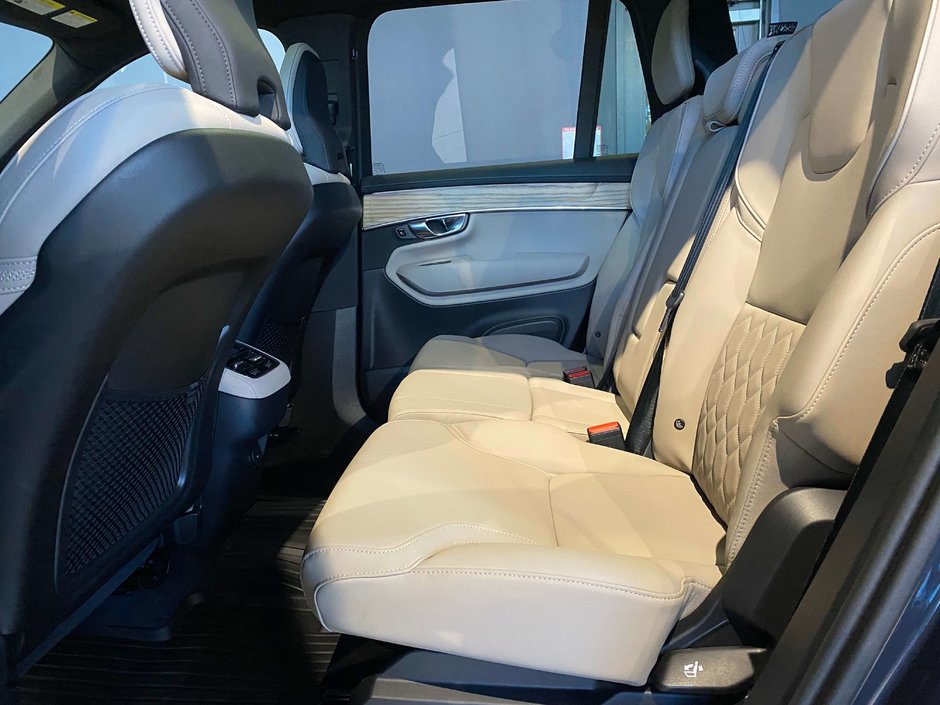 2026 Volvo XC90 B6 AWD Plus Bright Theme 7-Seater-17