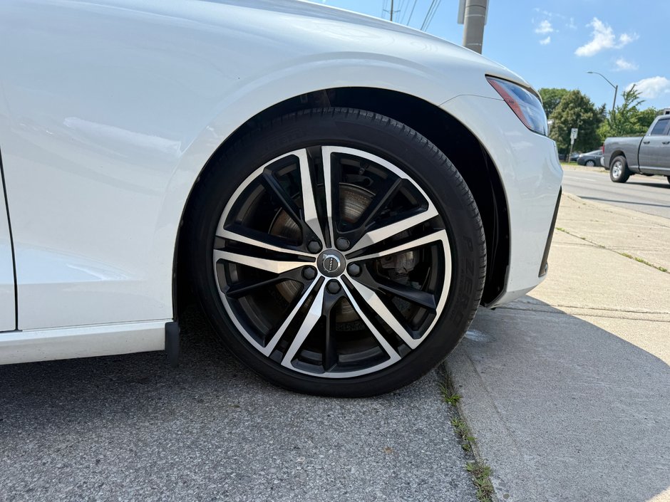 2022 Volvo S60 R-Design-25