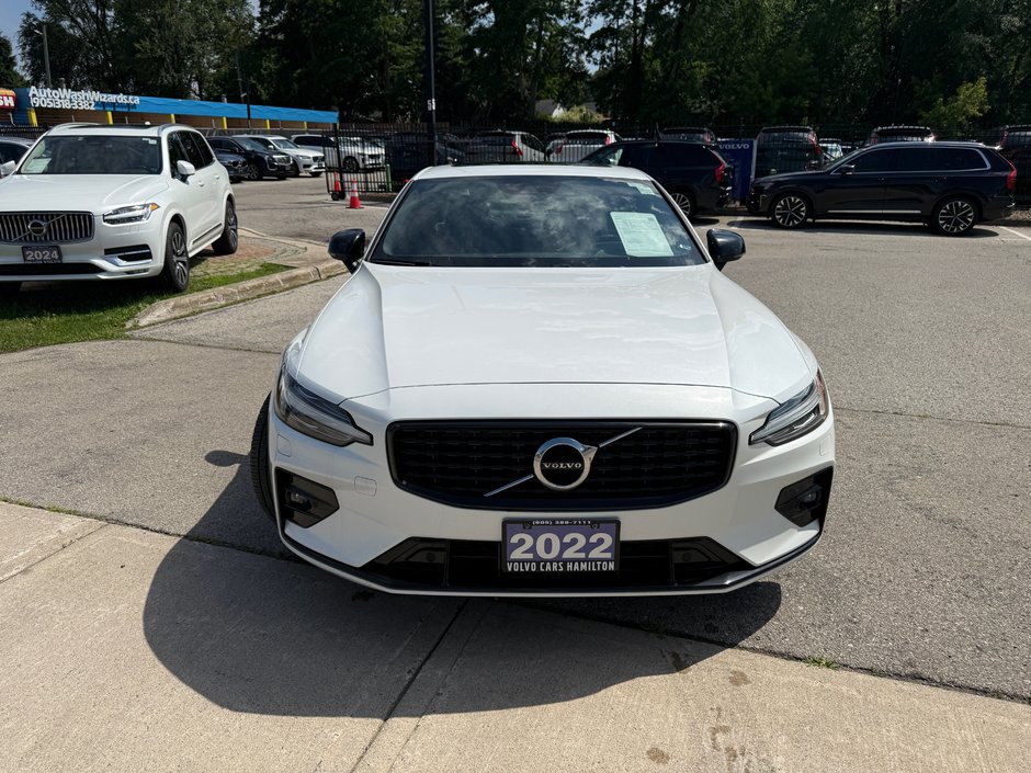 2022 Volvo S60 R-Design-1