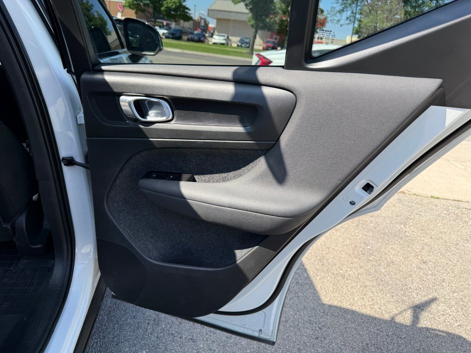 2022 Volvo XC40 R-Design-20