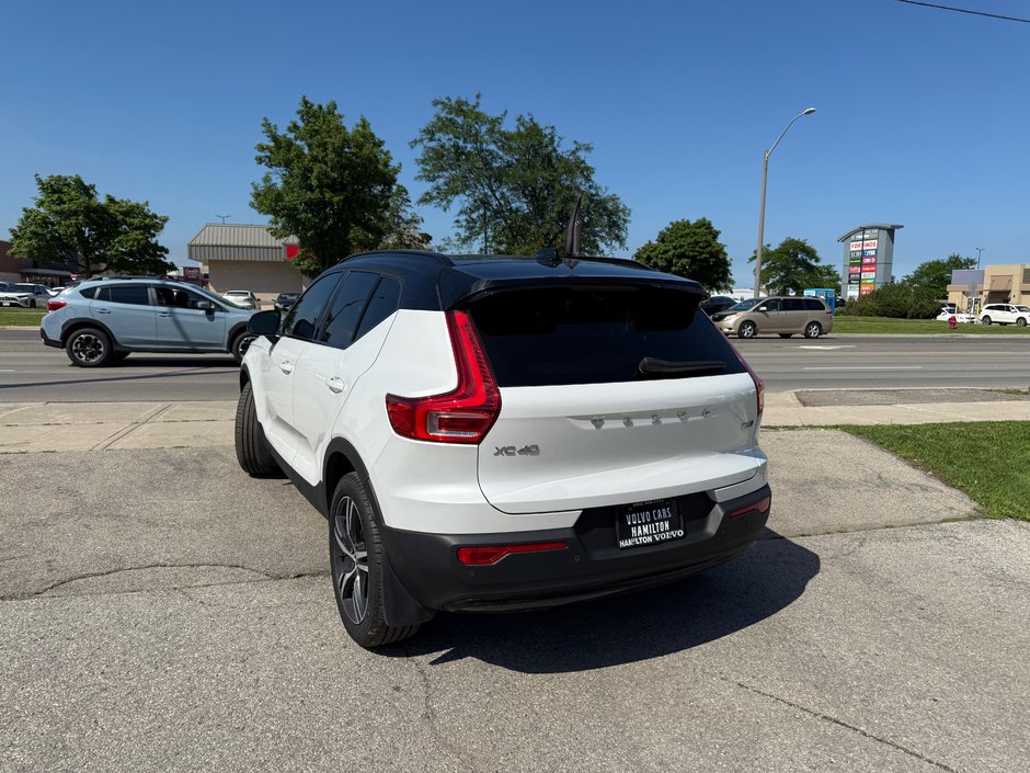 2022 Volvo XC40 R-Design-8