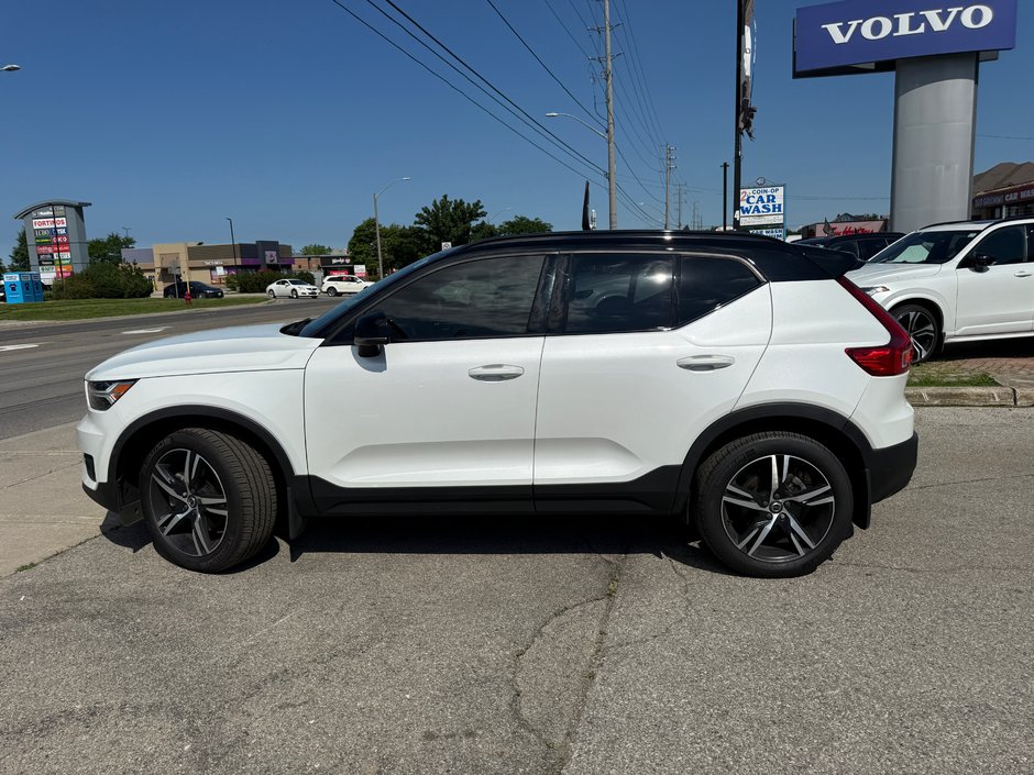 2022 Volvo XC40 R-Design-9
