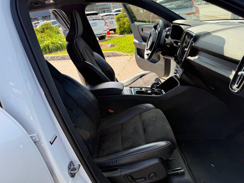2022 Volvo XC40 R-Design-18