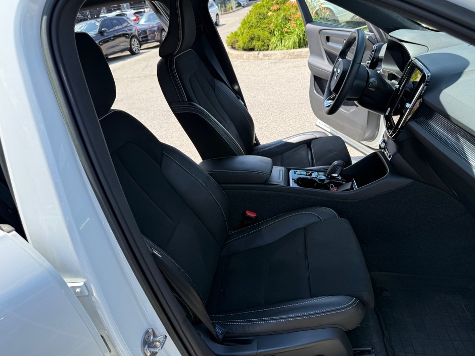 2022 Volvo XC40 R-Design-16