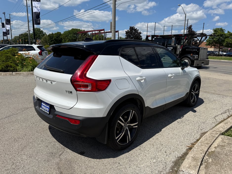 2022 Volvo XC40 R-Design-4
