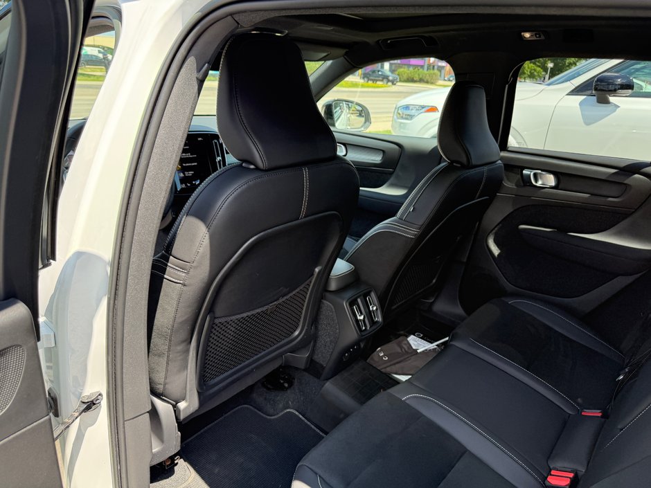 2022 Volvo XC40 R-Design-10